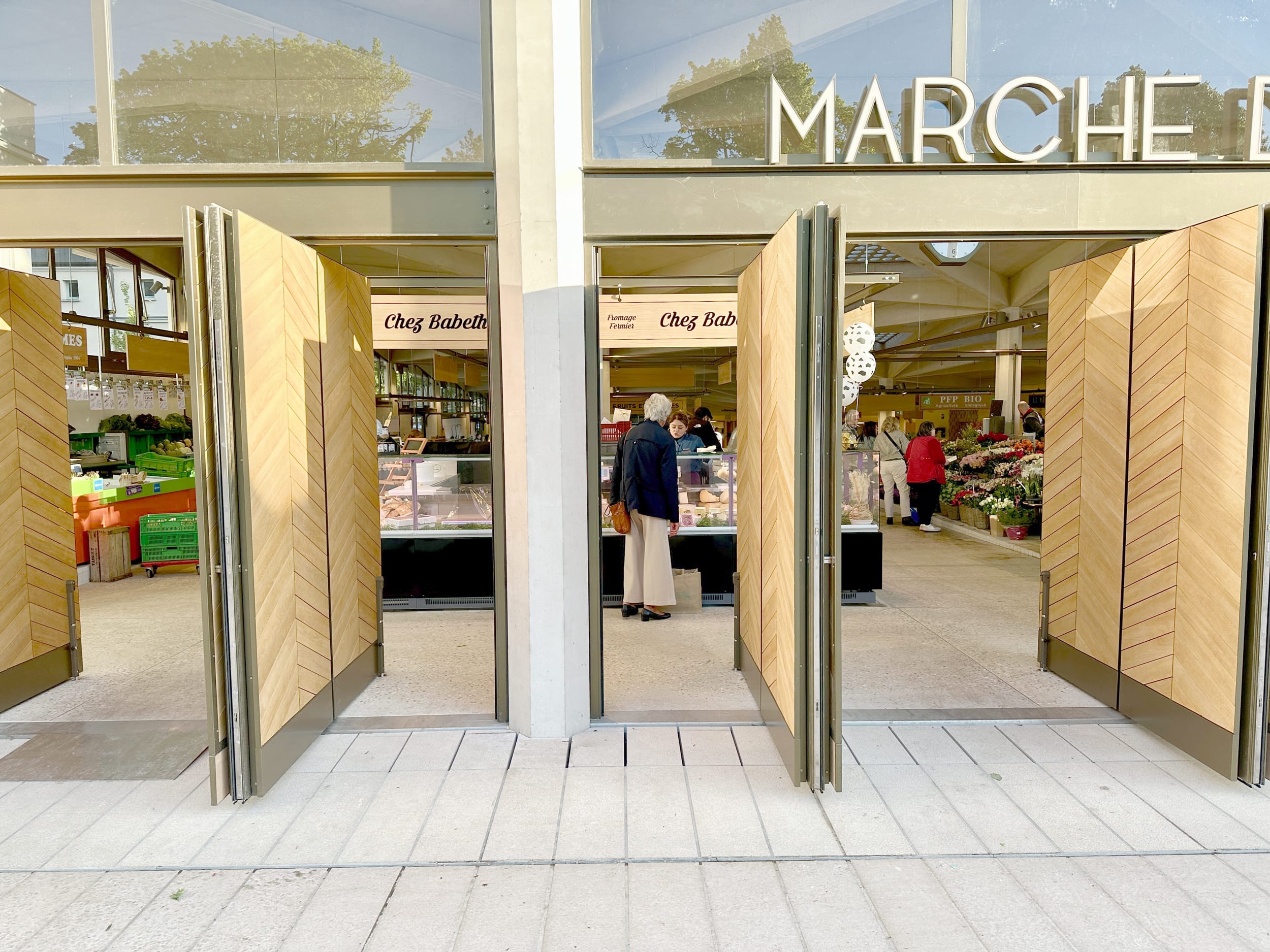 AMÉNAGEMENT DE L’ÎLOT DU MARCHÉ DES AVELINES | CHAMP LIBRE AMÉNAGEMENT DE L’ÎLOT DU MARCHÉ DES AVELINES | CHAMP LIBRE